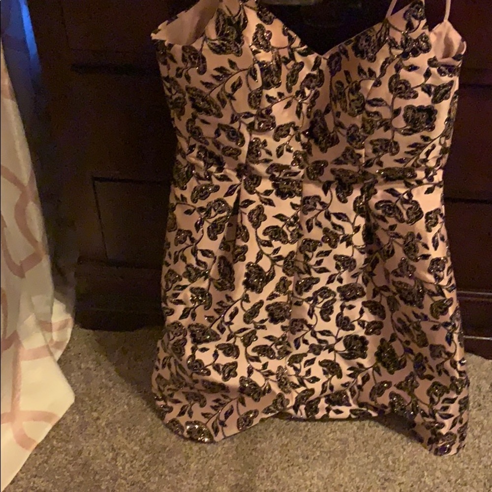 I DO NOT ACCEPT ANY KIND OF CHECKS!